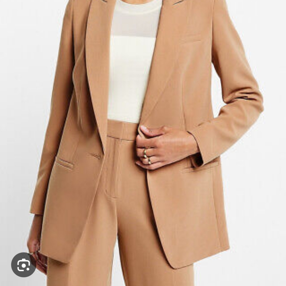 EXCELLENT Condition Express boyfriend blazer.